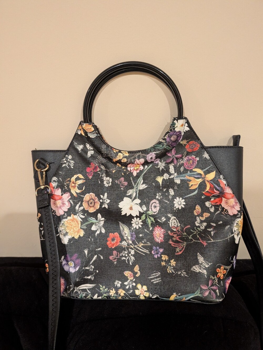 Floral Black Boho-chic Garden Vibe Tote Bag With Round Handles & Crossbody Strap